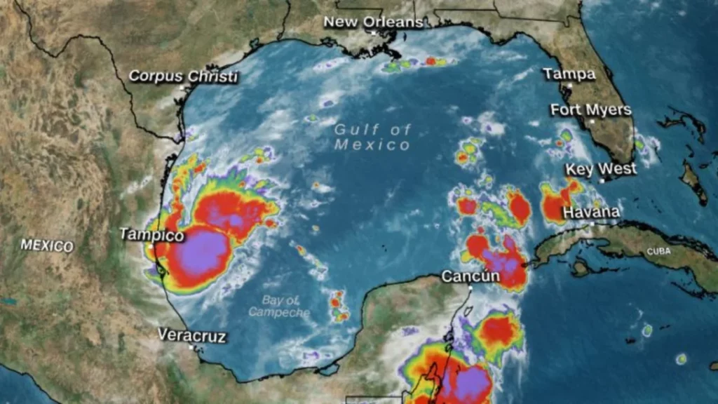 Imagen satelital de la tormenta tropical Milton formándose en el golfo de México, con advertencias de marejada ciclónica en Florida.